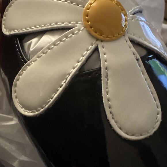 Katy Perry Size 8.5M Evie Daisy Black Patent Leather Flats NIB NEW KP2204 - Picture 3 of 8